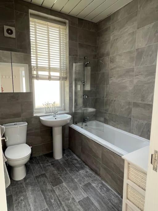 One Bedroom Apartment In The Centre Of Llandudno Extérieur photo